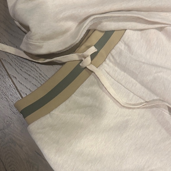 Casual Cream Lounge Set with Olive Trim and Embroidery on the back - Picture 3 of 6